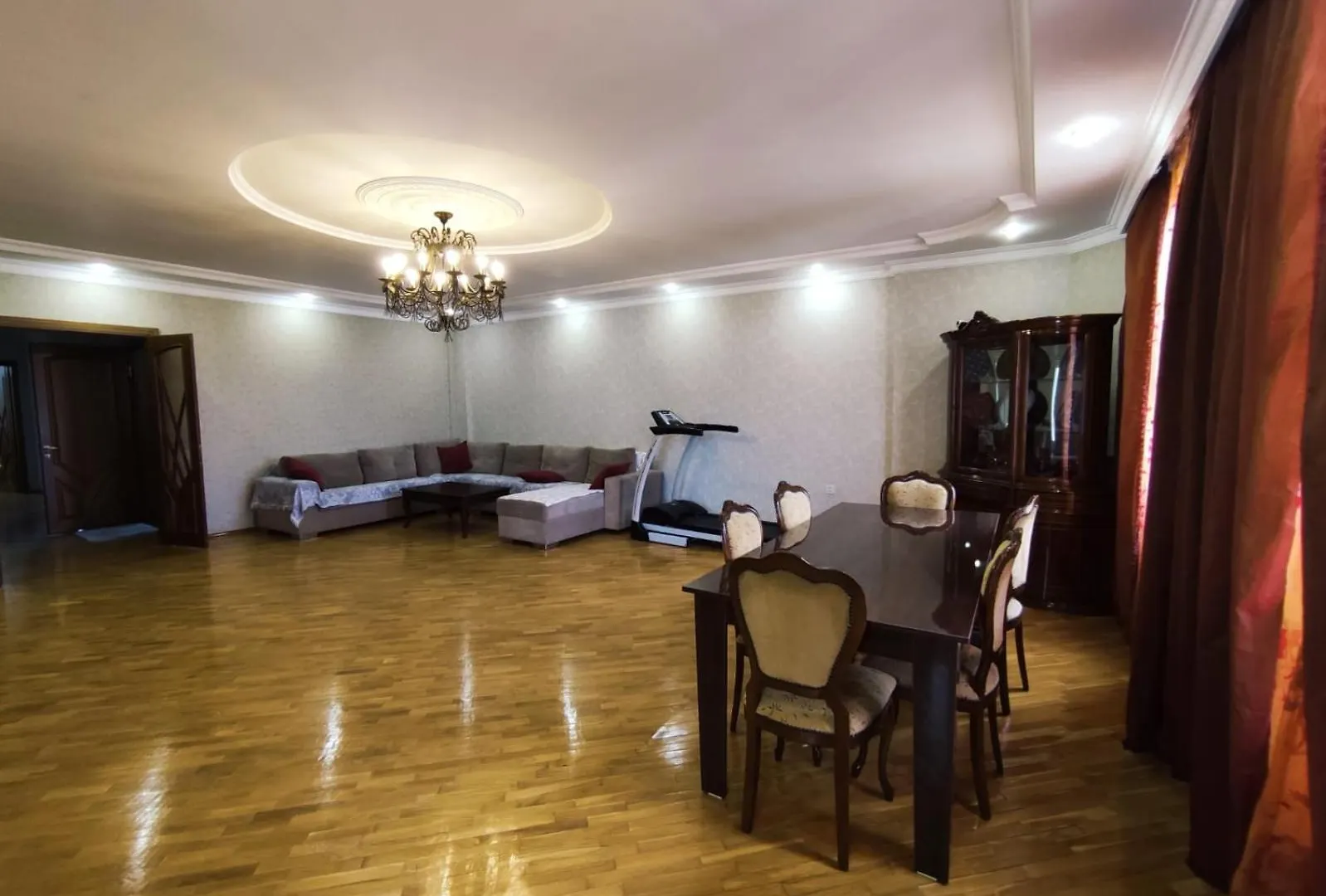 Spacious And Comfortable 3-Room Apartment ,Prime Central Location Baku Azerbaijan